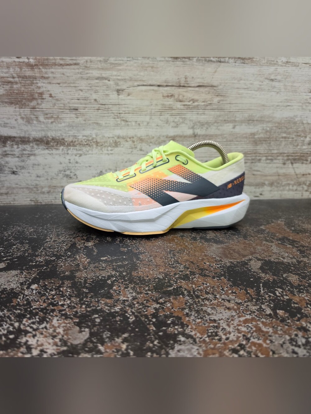 Womens New Balance FuelCell Rebel v4 Running Shoes Sz 8 Used WFCXLA4